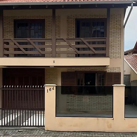 Casa Em Bombinhas Almeida E Moraes Perto Da Praia Exterior foto