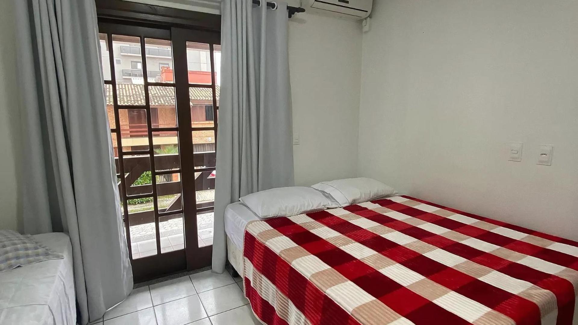 Casa Em Bombinhas Almeida E Moraes Perto Da Praia Exterior foto